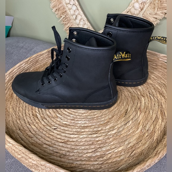 Womens Dr. Martens Sheridan 8-Eye Boot - matte Black Size 6 - Picture 10 of 12